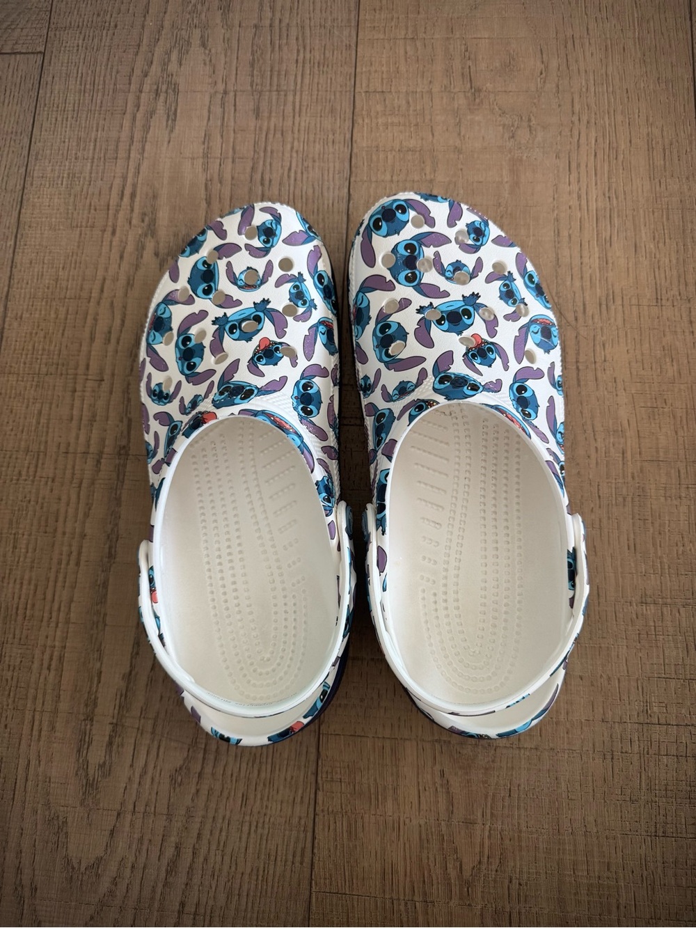 Stitch Crocs - Picture 2 of 3